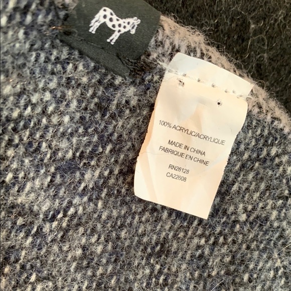 Echo Gray and Black shawl poncho wrap - Picture 3 of 7